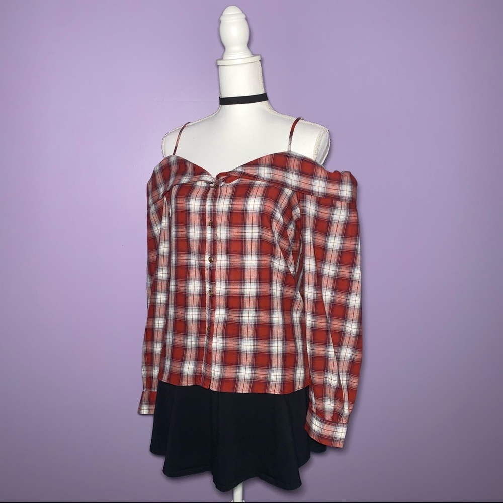 SOLD 🥳HP🥳 NWT Red Plaid Off the Shoulder Blouse - Picture 4 of 9